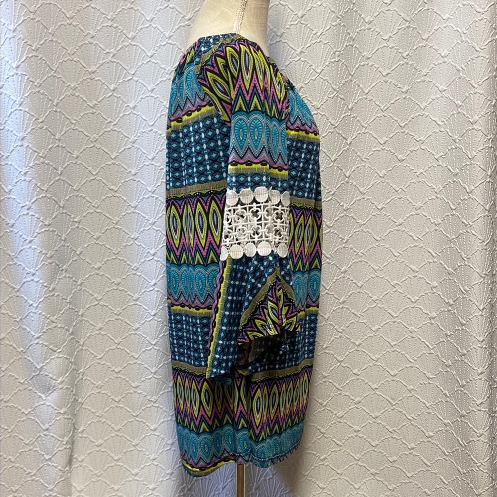 Win Win size large Colorful‎ Geometric Pattern Women's Top paisley soft stretch - Picture 8 of 10